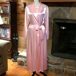 Jones New York pink bathrobe